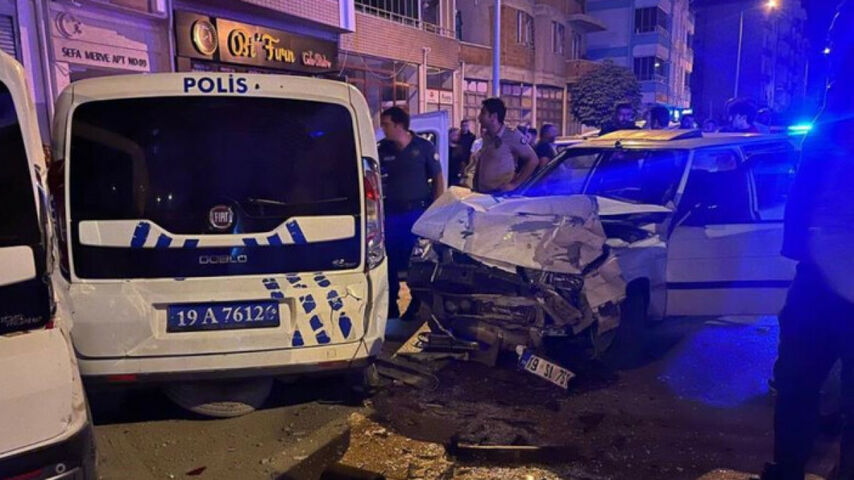 corumda-polis-aracina-otomobil-carpti-1i-polis-3-yarali-Zyes4N2E.jpg