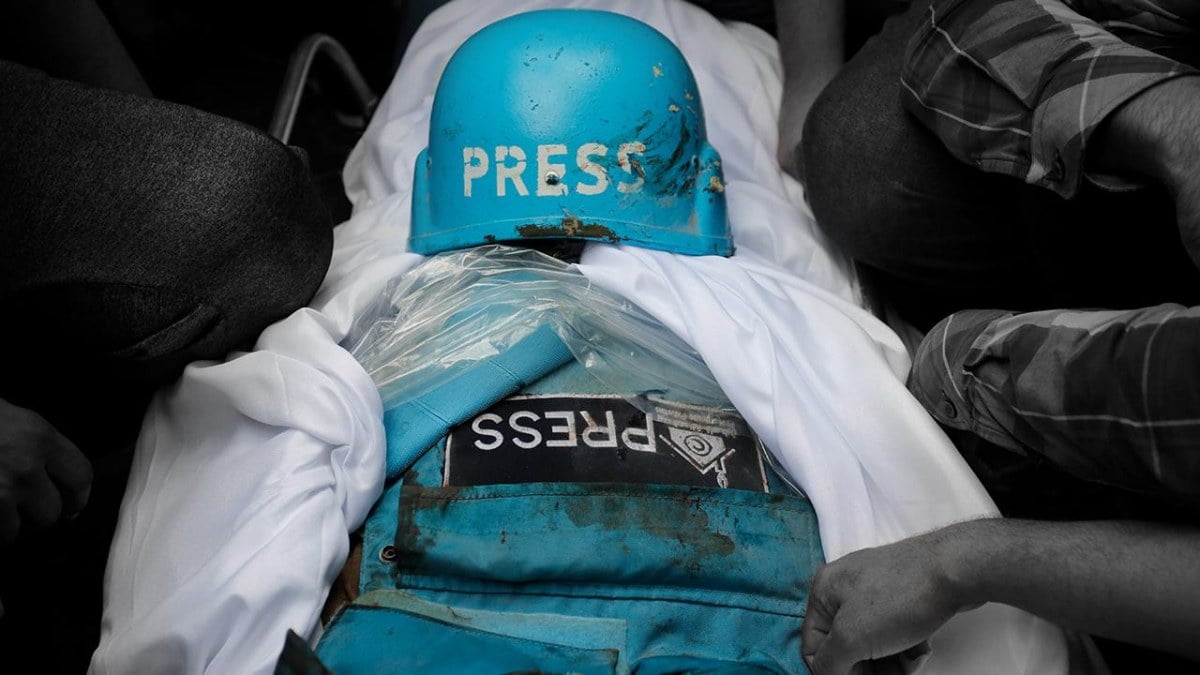 israil-gazzede-112-gazeteciyi-oldurdu-scrw8sMt.jpg