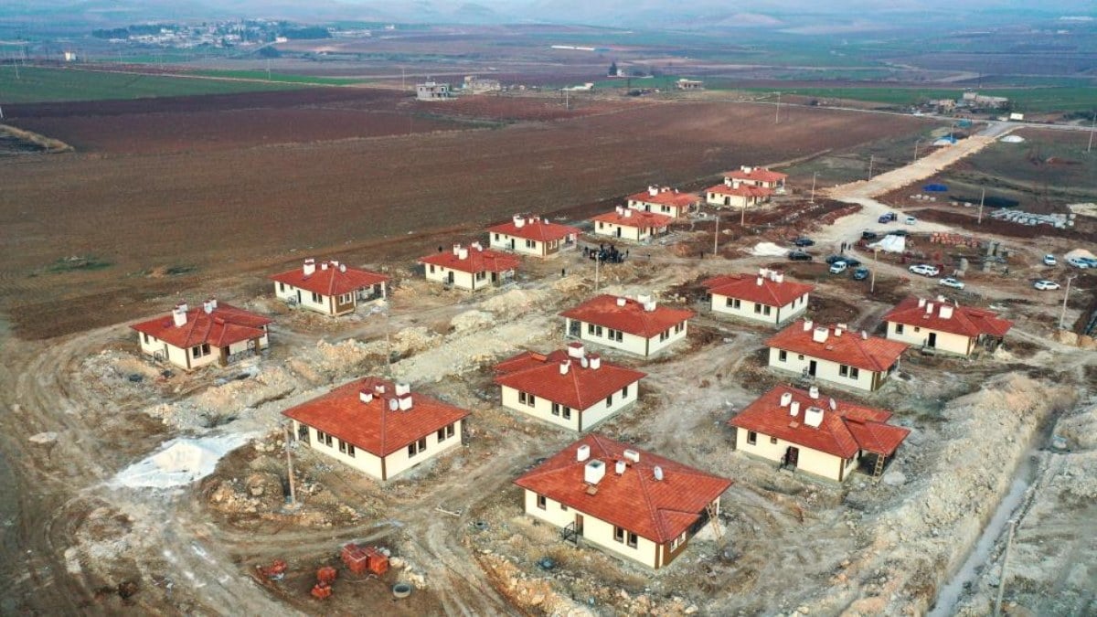 sanliurfada-deprem-konutlarinda-sonra-dogru-22-koy-evi-daha-teslim-edilecek-ZJct6vuS.jpg